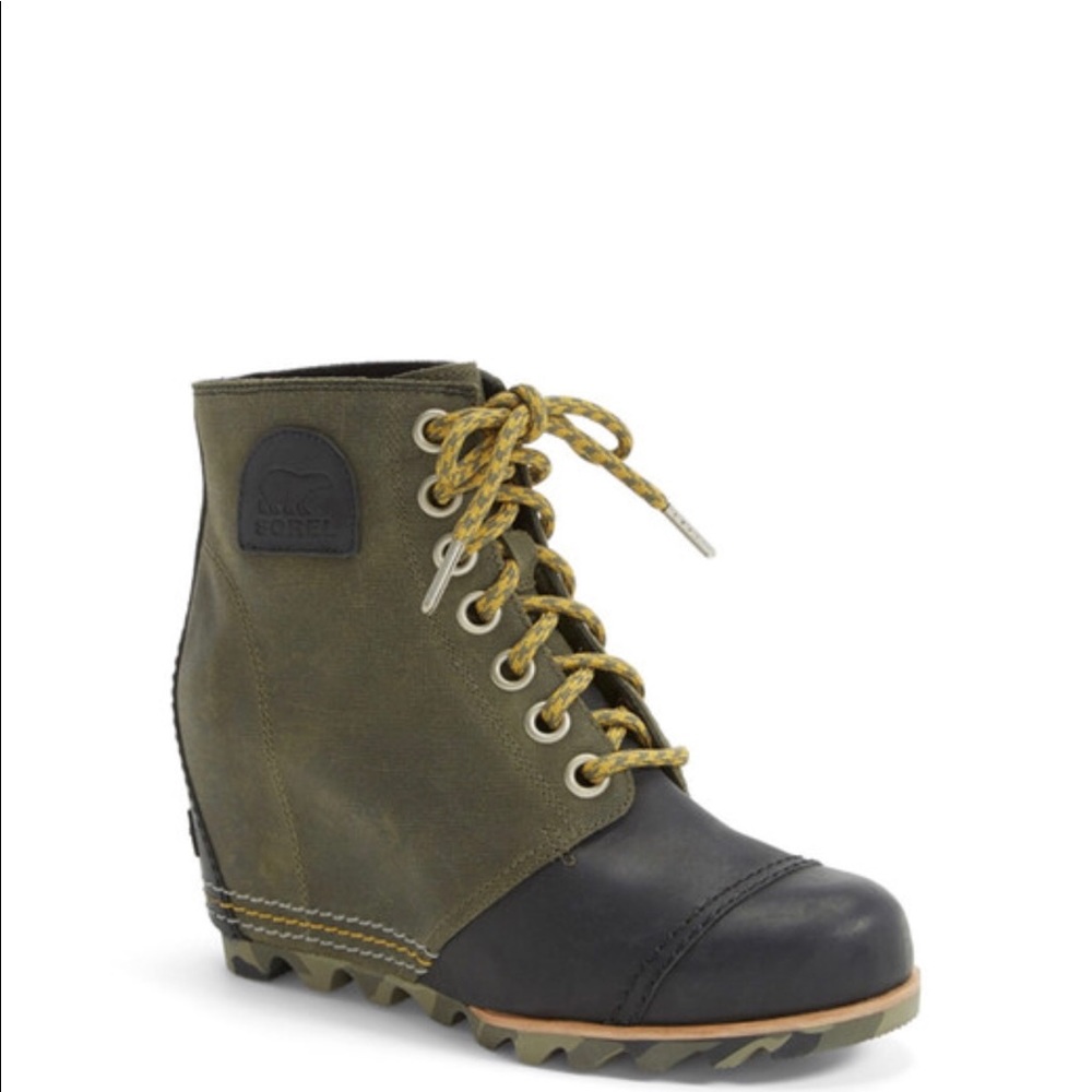 SOLD ✅: Sorel Army Green 1964 Premium Wedge